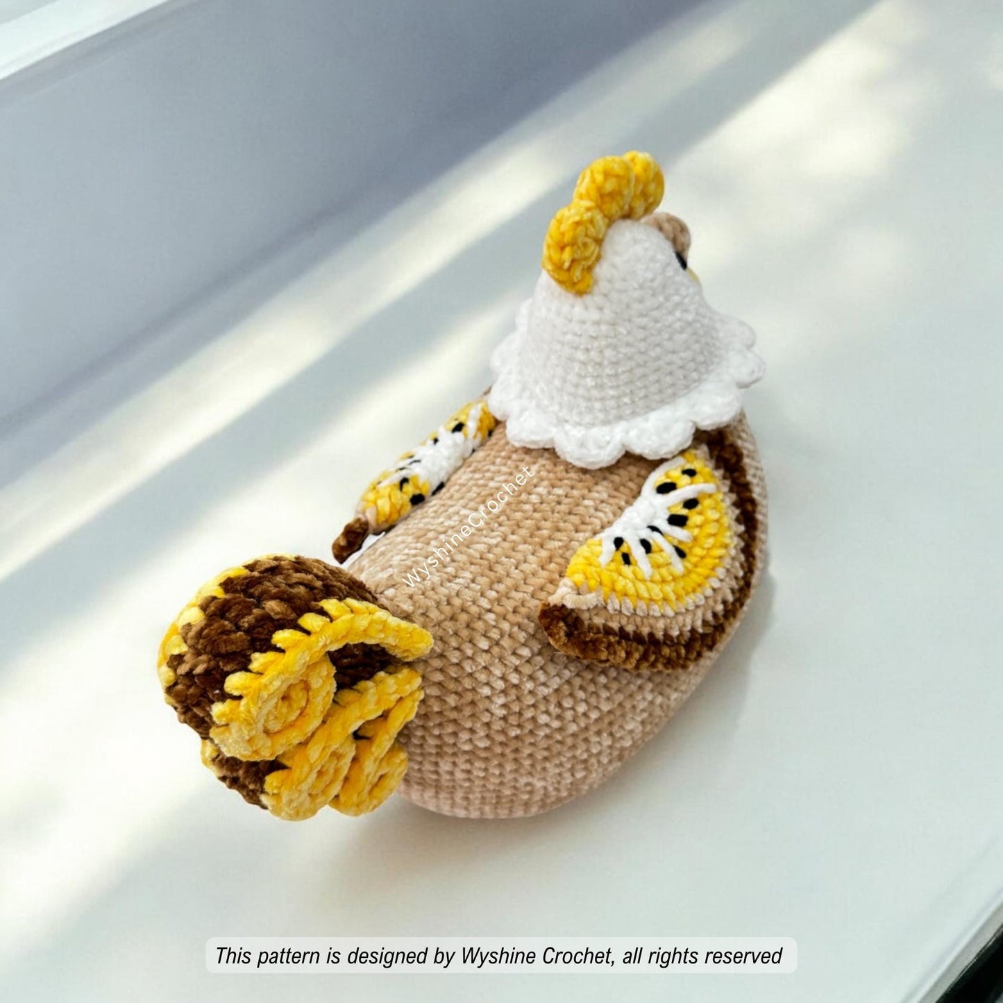 Golden Kiwi Hen Crochet Pattern - Crochet Pattern