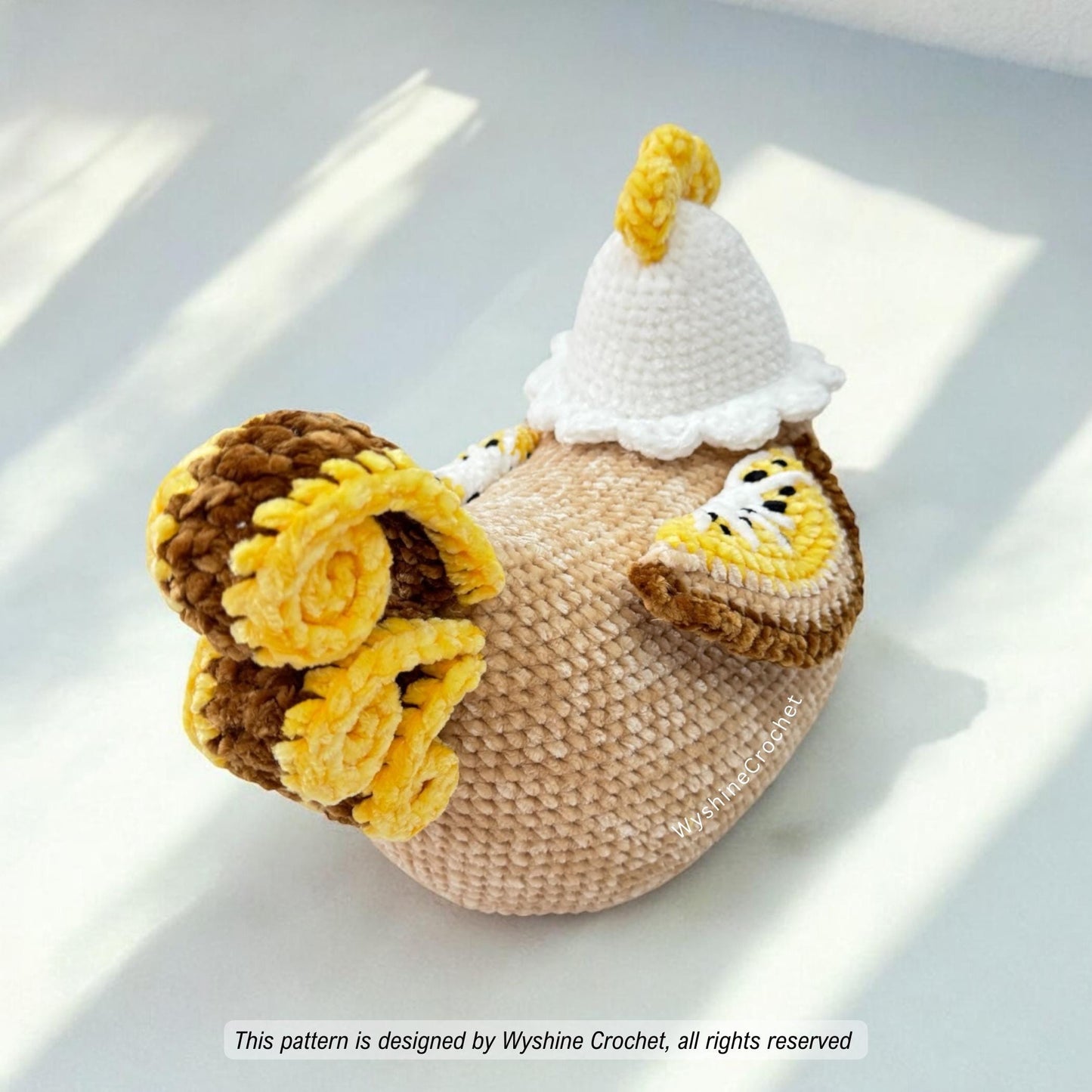 Golden Kiwi Hen Crochet Pattern - Crochet Pattern