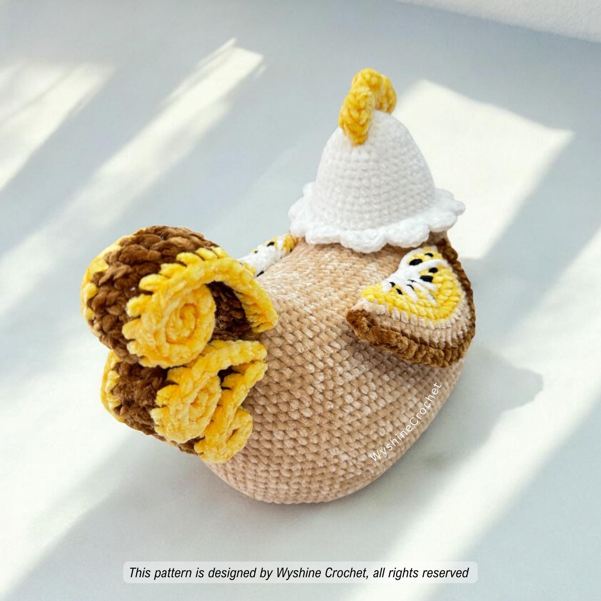 Golden Kiwi Hen Crochet Pattern - Crochet Pattern